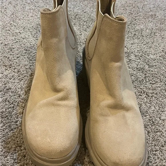 Steve Madden Beige Ankle Booties - Picture 2 of 10